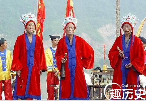 土家族服饰介绍 土家族的服饰是什么样子