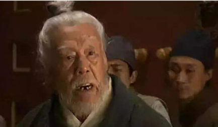 《红楼梦》中焦大是个什么人？焦大骂人的原因是什么？