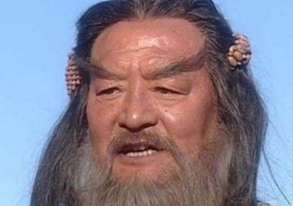 侠客行中谢烟客跟白自在比两人谁的武功更高？