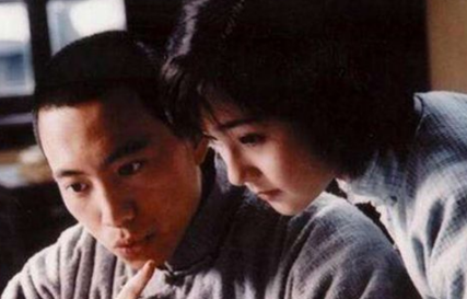 师生相恋生下一对龙凤胎,生下的女儿长大后享誉文坛无人不知!