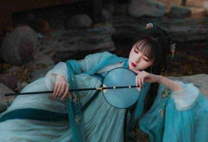 &ldquo;拜倒在石榴裙下&rdquo;有什么历史典故？&ldquo;石榴裙&rdquo;是什么样子的？