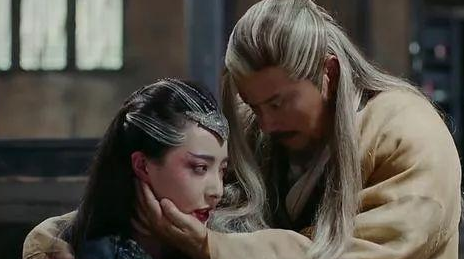 新版《天龙八部》情节改版王语嫣最后离开段誉，为什么段誉没有再追上去？