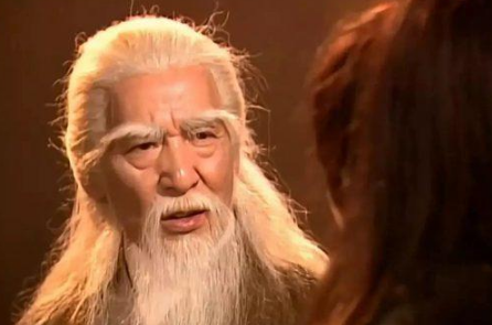 岳不群为何执着于辟邪剑谱？风清扬为何选择令狐冲继承独孤九剑？