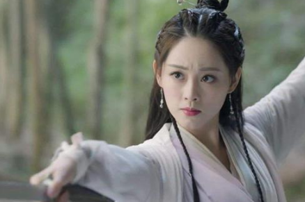 张无忌和周芷若谁的武功更厉害？张无忌练成乾坤大挪移为何敌不过周芷若？