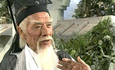 九阴九阳段子羽可以打伤张无忌，但是他见了一位张三丰也要敬畏三分